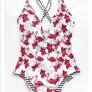Fun and flirty flamingo suit w black and white acc